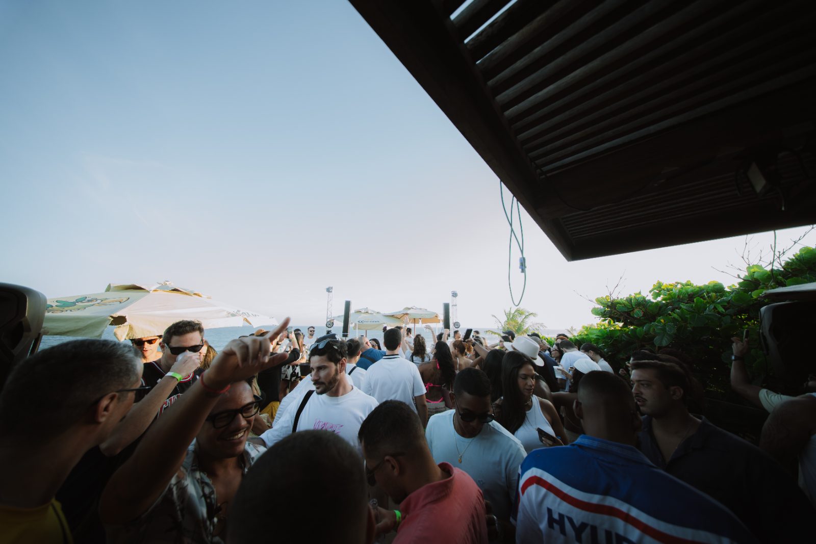 Público da Drop em edição à beira-mar