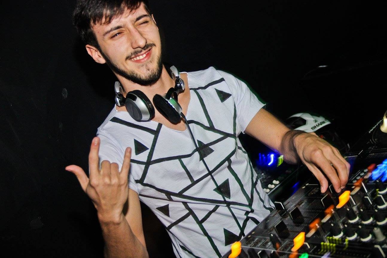 Jean Bacarreza tocando na edição de 2016 da Drop Music Brasil